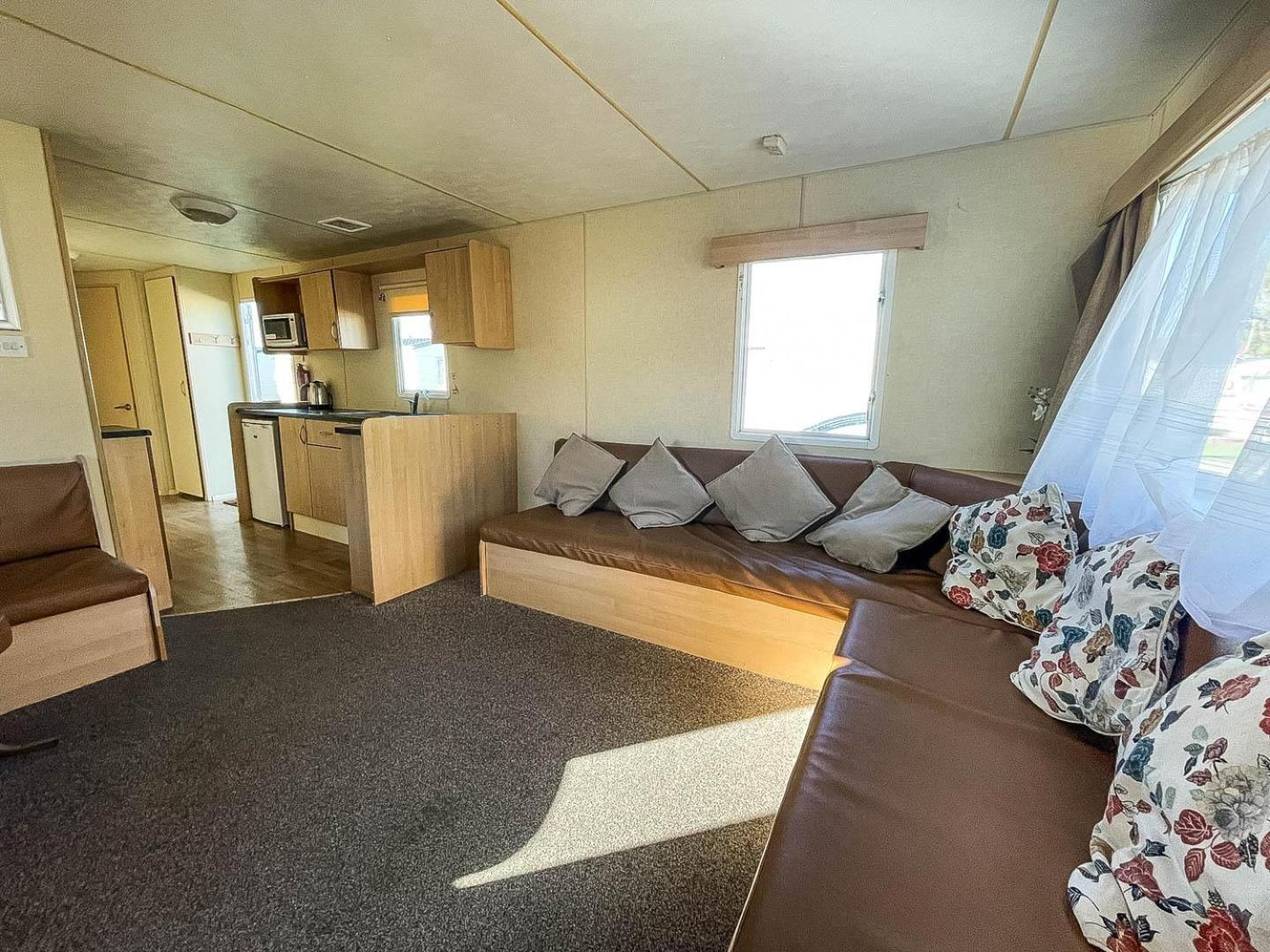 Lovely 8 Berth Caravan At St Osyth Beach Holiday Park Ref 28101G Clacton-on-Sea Exterior foto